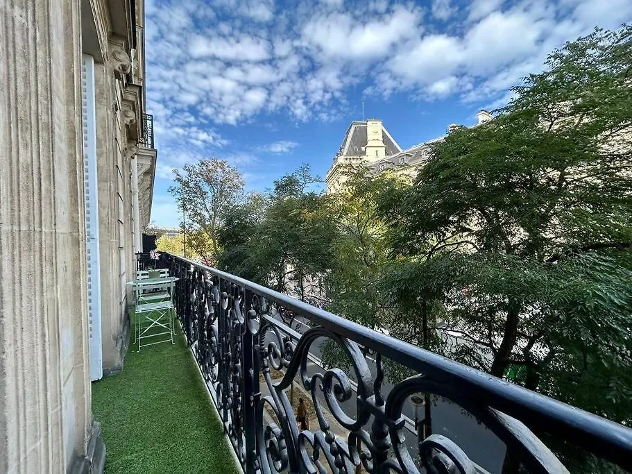 Apartment Charme Et Volupte A Republique