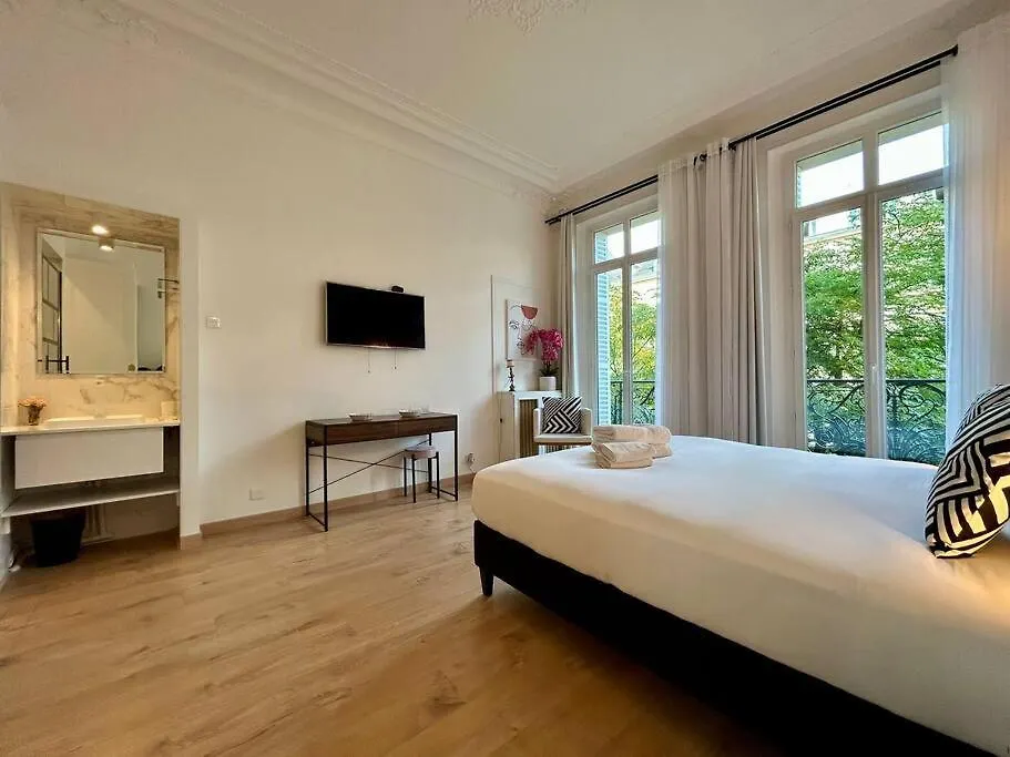 Charme Et Volupte A Republique Apartment