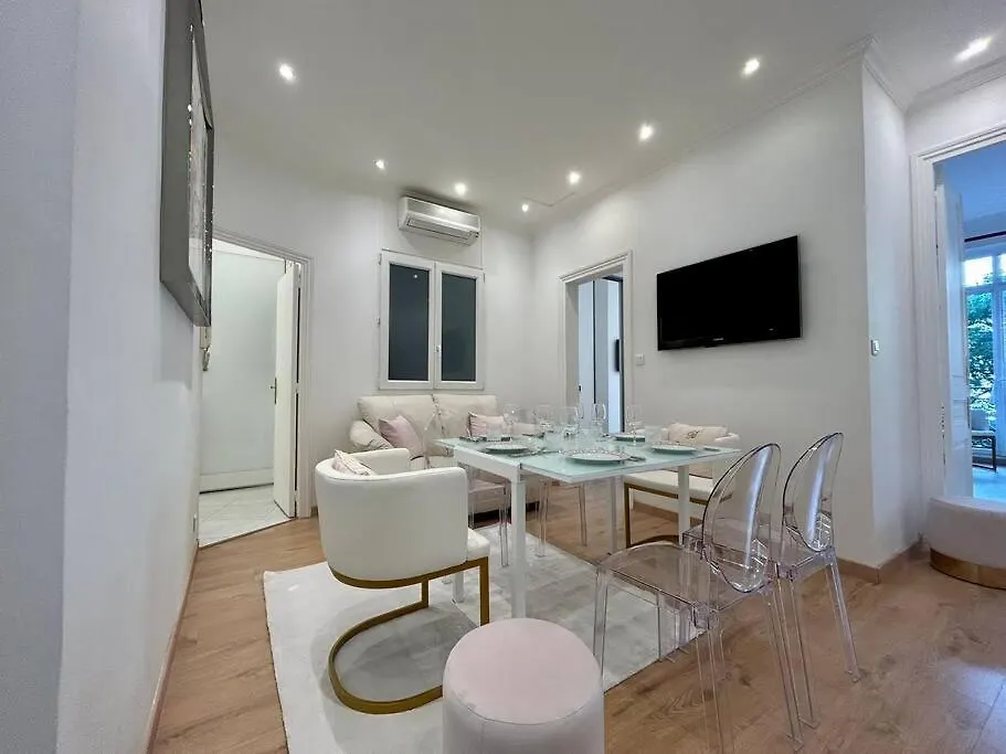 Apartment Charme Et Volupte A Republique
